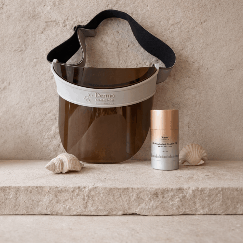 Dermomedica – ZESTAW UV Cap Brown – daszek fotoprotekcyjny  + PREZENT Transparent Body Stick SPF 50